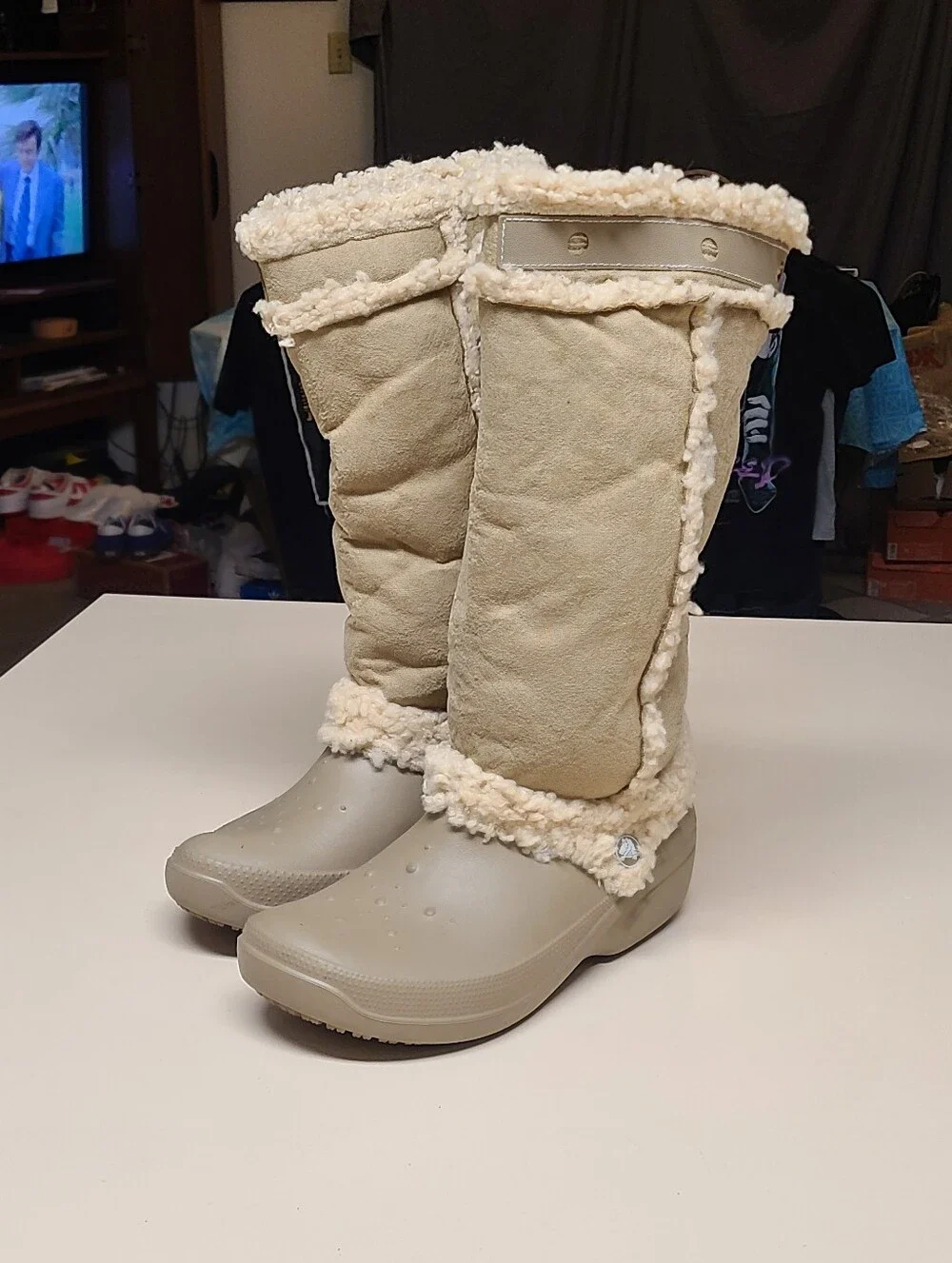 Crocs Nadia faux suede shearling lined winter boots size 7
